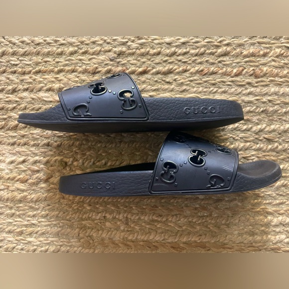 GUCCI - Gucci Slides - Black New
worn for photo shoot on stage - Picture 3 of 10